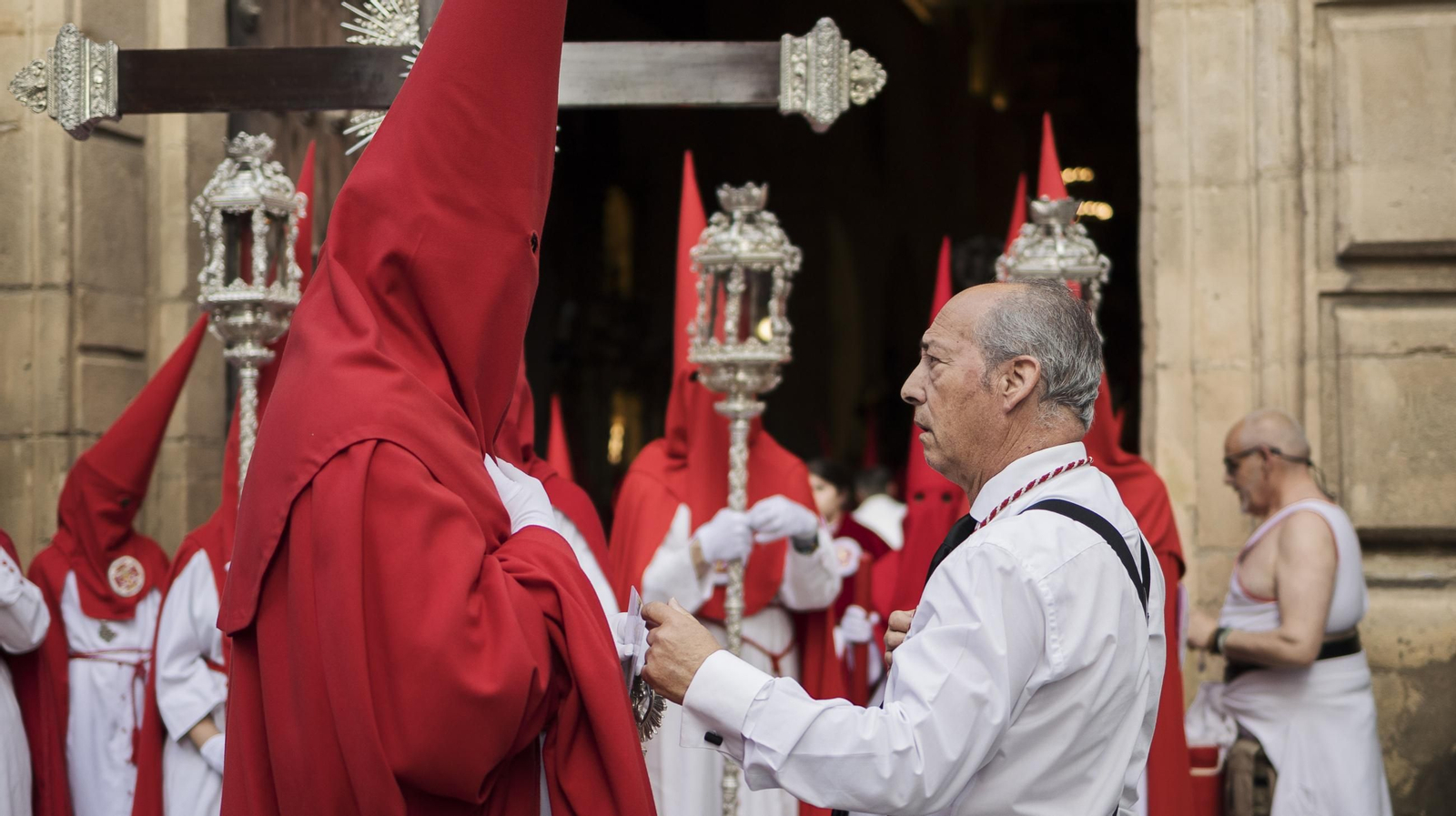 Imágenes de la Hermandad de la Cena en el Lunes Santo de Jerez 2025
