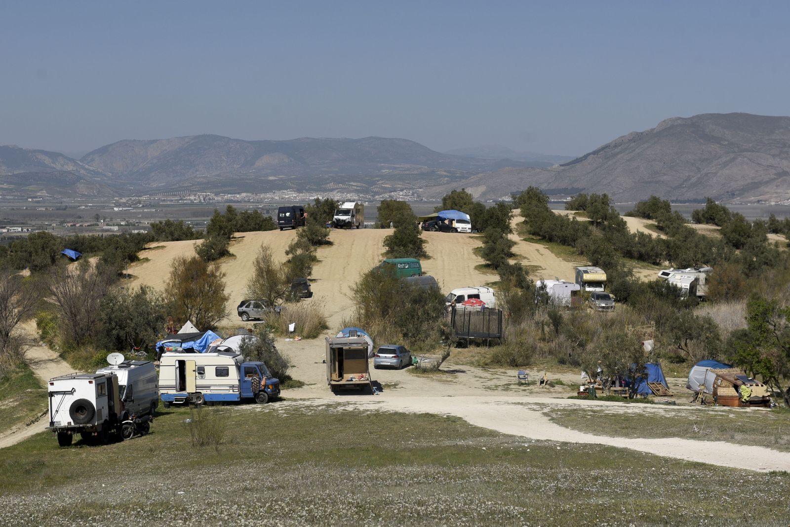 Las caravanas empiezan a llegar al Dragón de Santa Fe