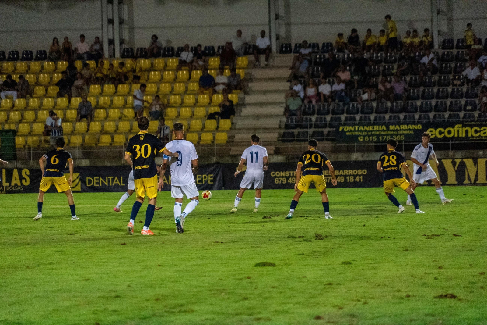 Imágenes del partido AD Merida - Recreativo de Huelva del Trofeo de la Bella