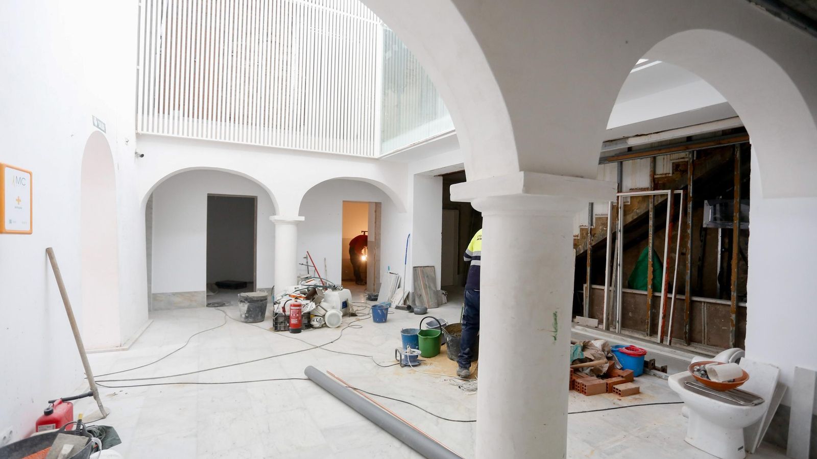 Zona de entrada al museo de Alejandro Sanz en Alcalá de los Gazules