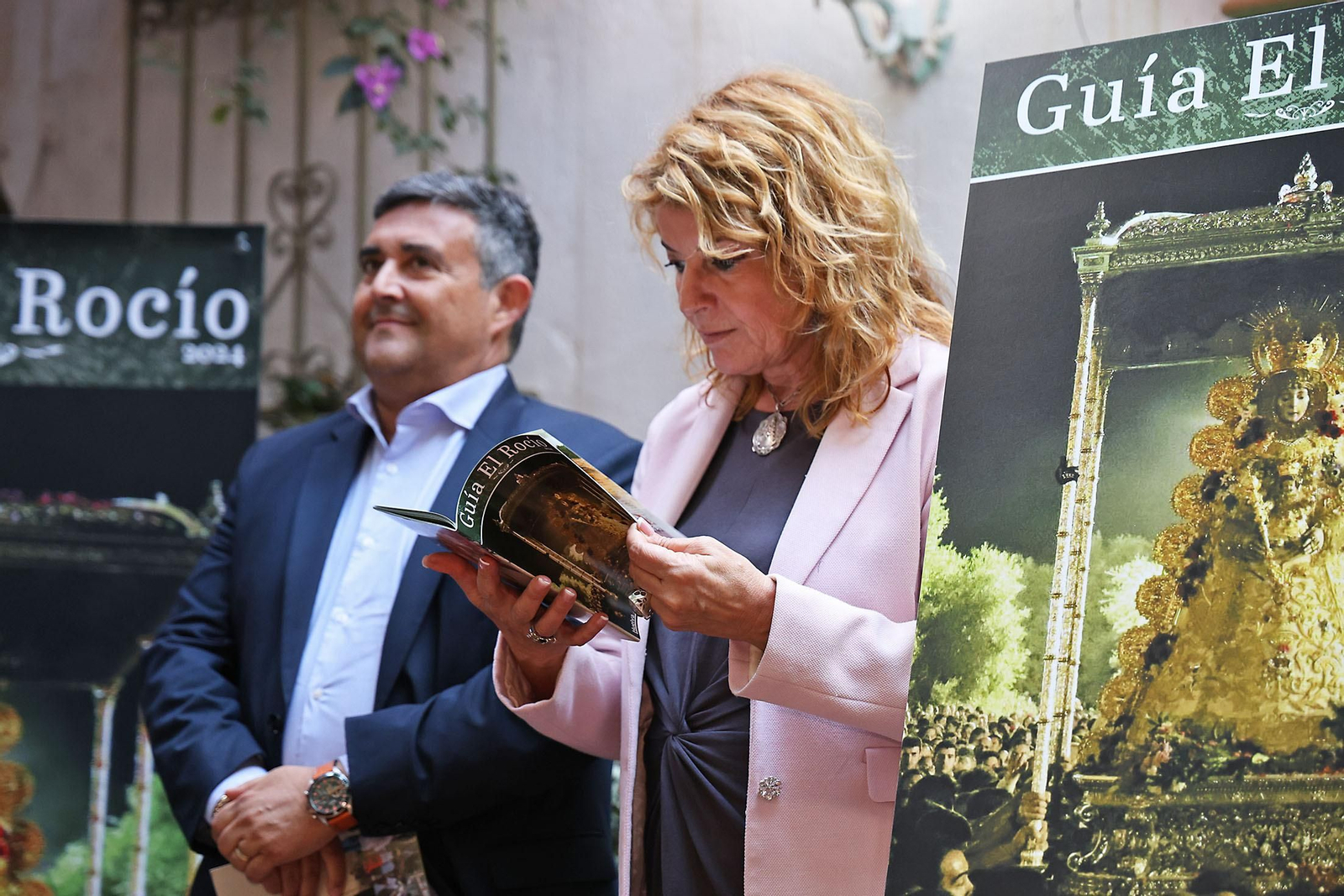 Imágenes de la presentación de la Guía del Rocío 2024 de Huelva Información