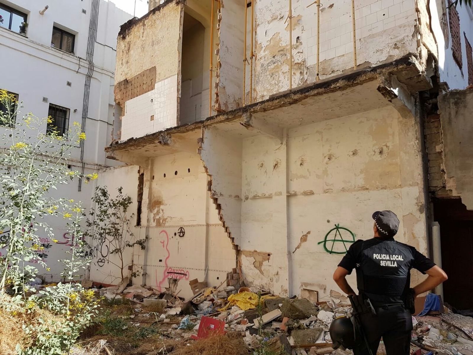 El estado del edificio desalojado en Fray Isidoro