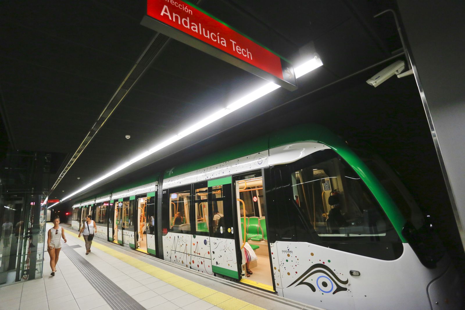 El Metro de Málaga en una parada.