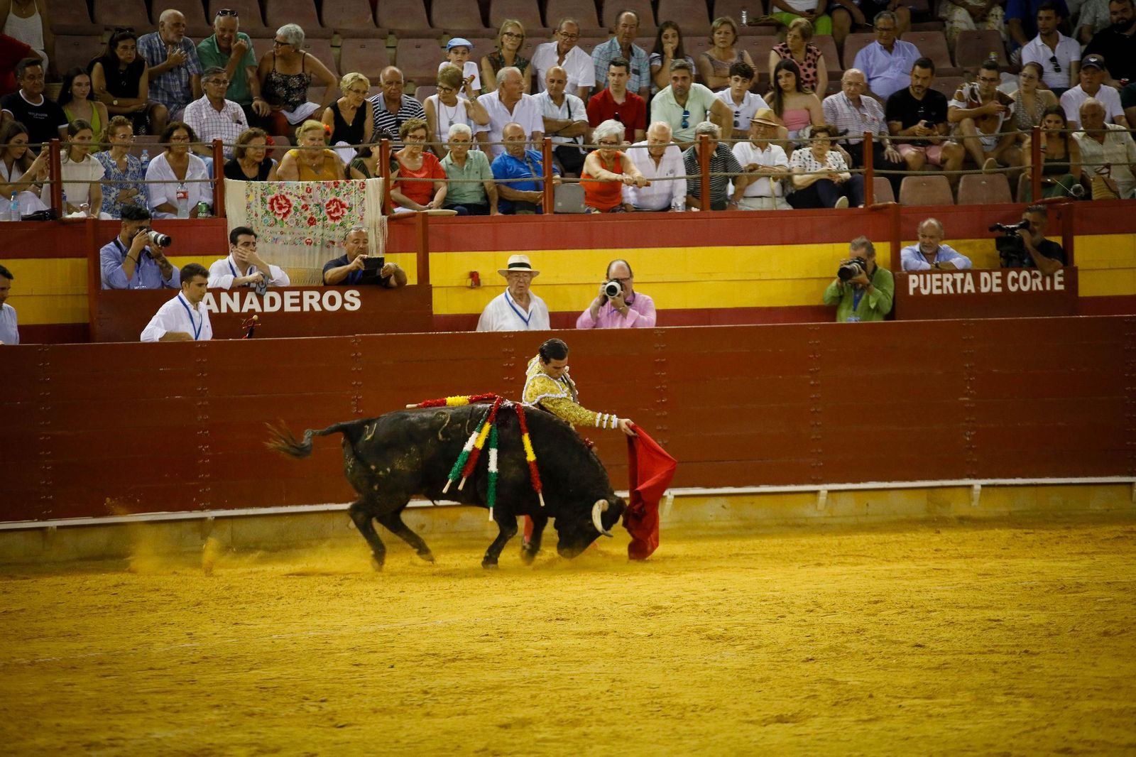 Imágenes de la corrida de toros en Roquetas de Mar
