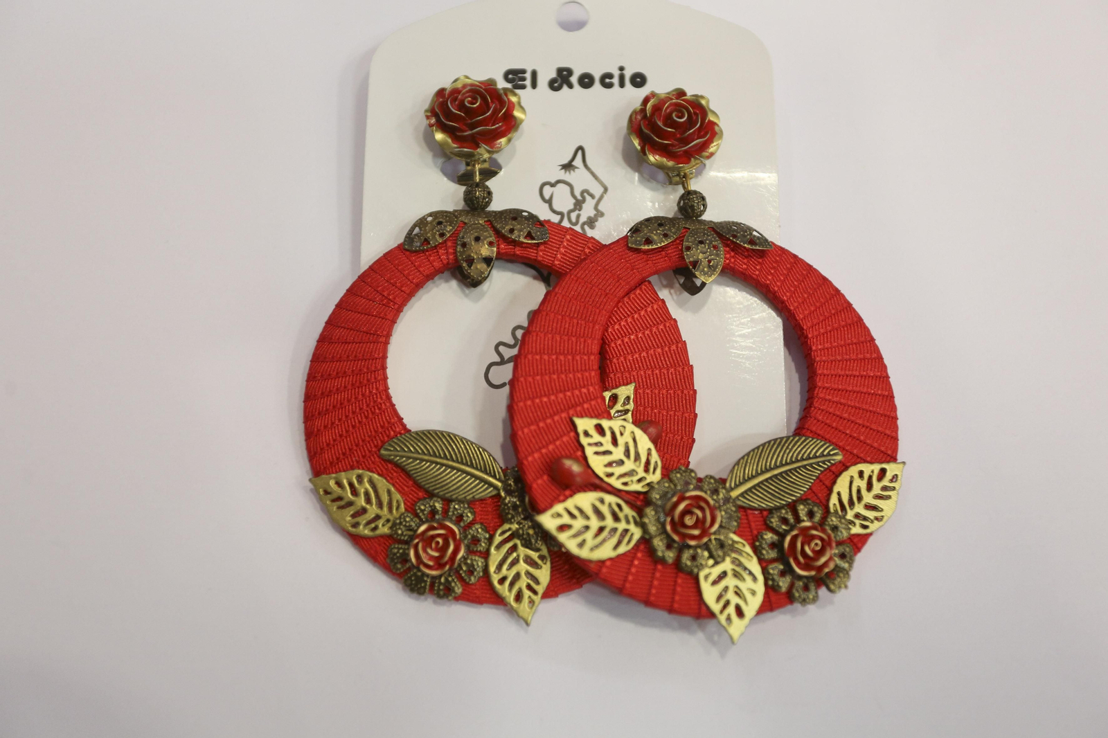 Las tendencias en trajes de flamenca para ir a la Feria de Málaga, en fotos