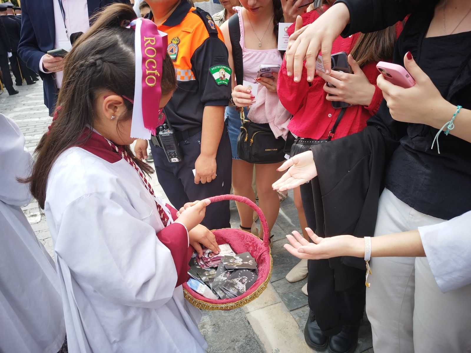 Así ha sido el desfile procesional de Pollinica y Rocío en Vélez-Málaga