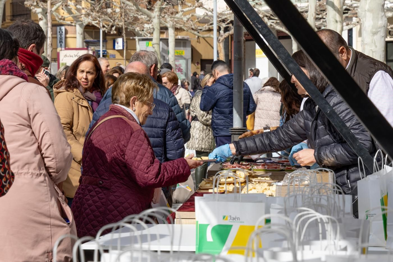 Izado de la Bandera de Andalucía y desayuno molinero con motivo del Día de Andalucía