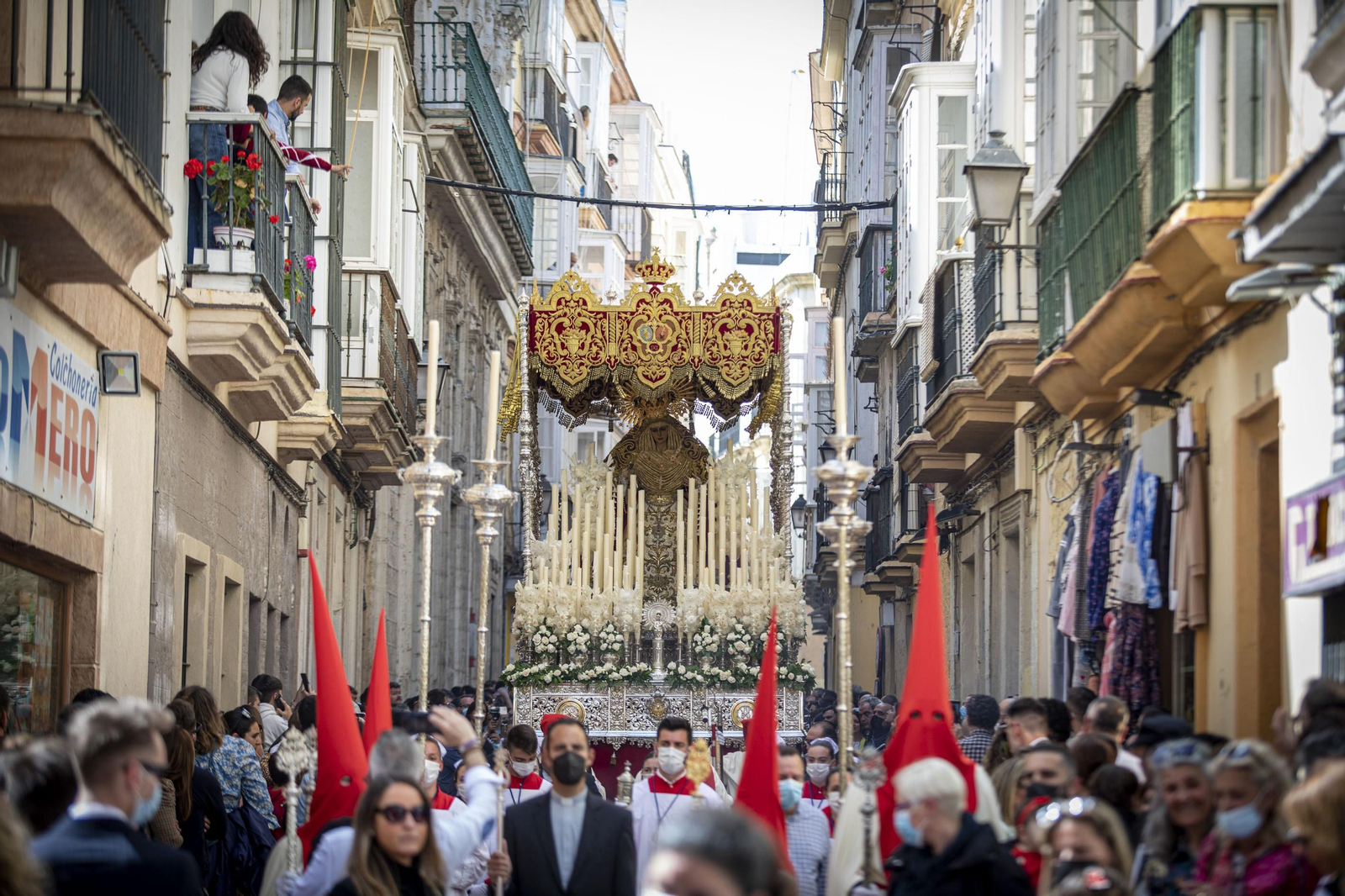 Las imágenes de la cofradía de Las Penas en la Semana Santa de Cádiz 2022