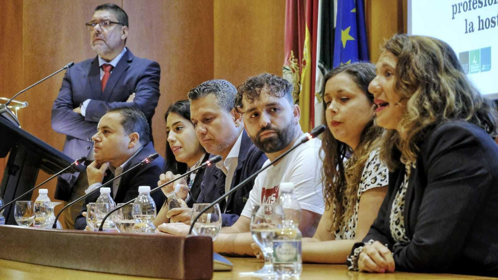 Un momento de la mesa redonda de exalumnos.