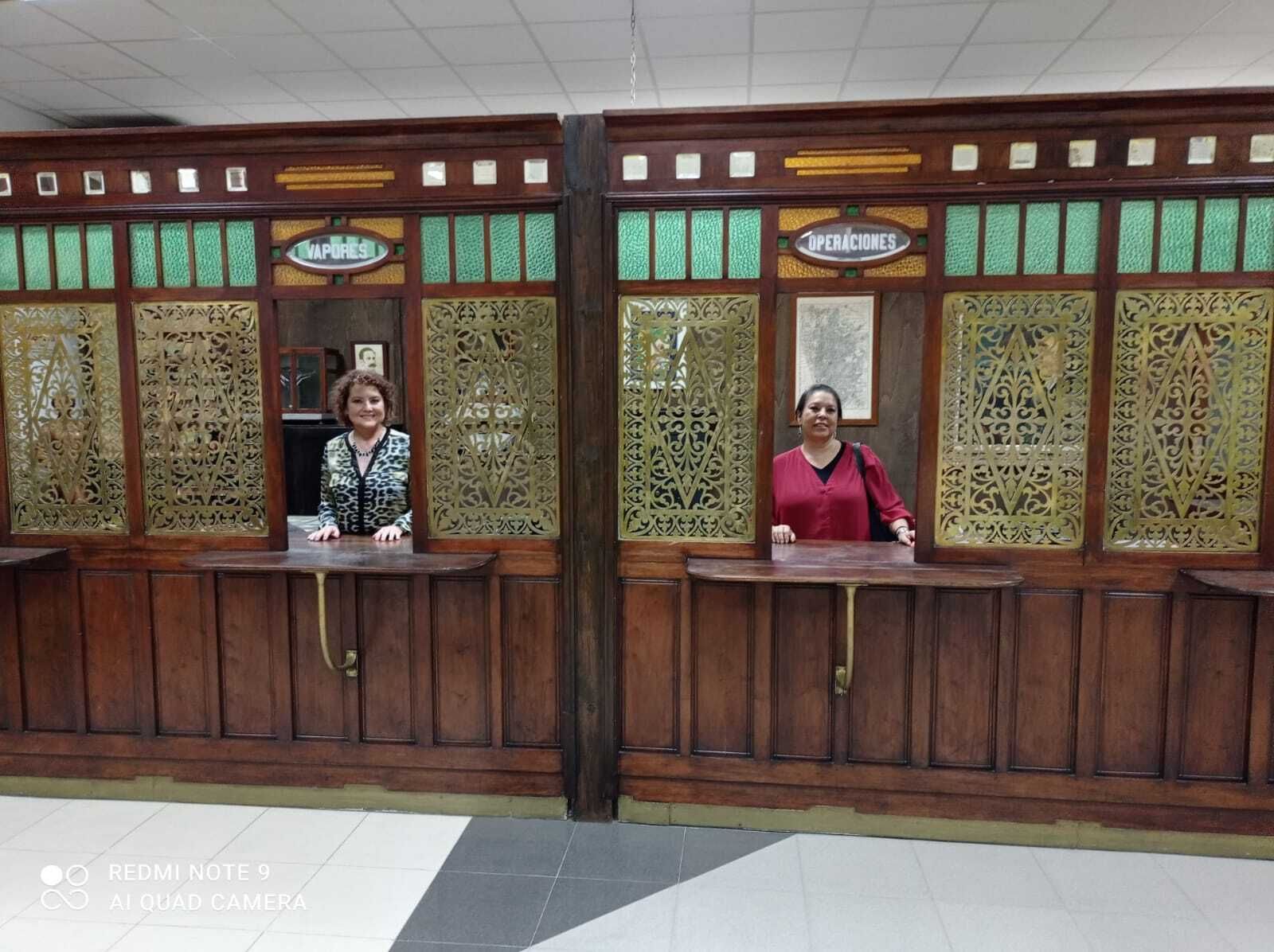 Orietta Duvauchelle Escámez y Roxana Pardo Escámez en Terque.