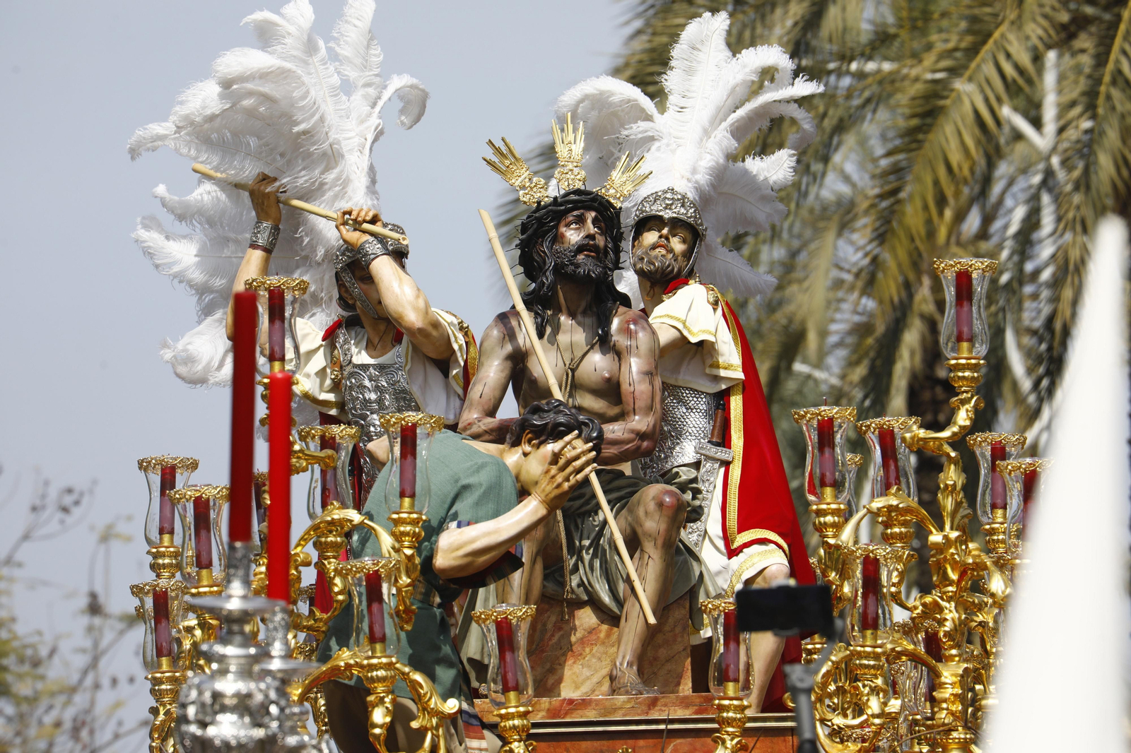 Lunes Santo en Córdoba: La procesión de la Merced, en imágenes
