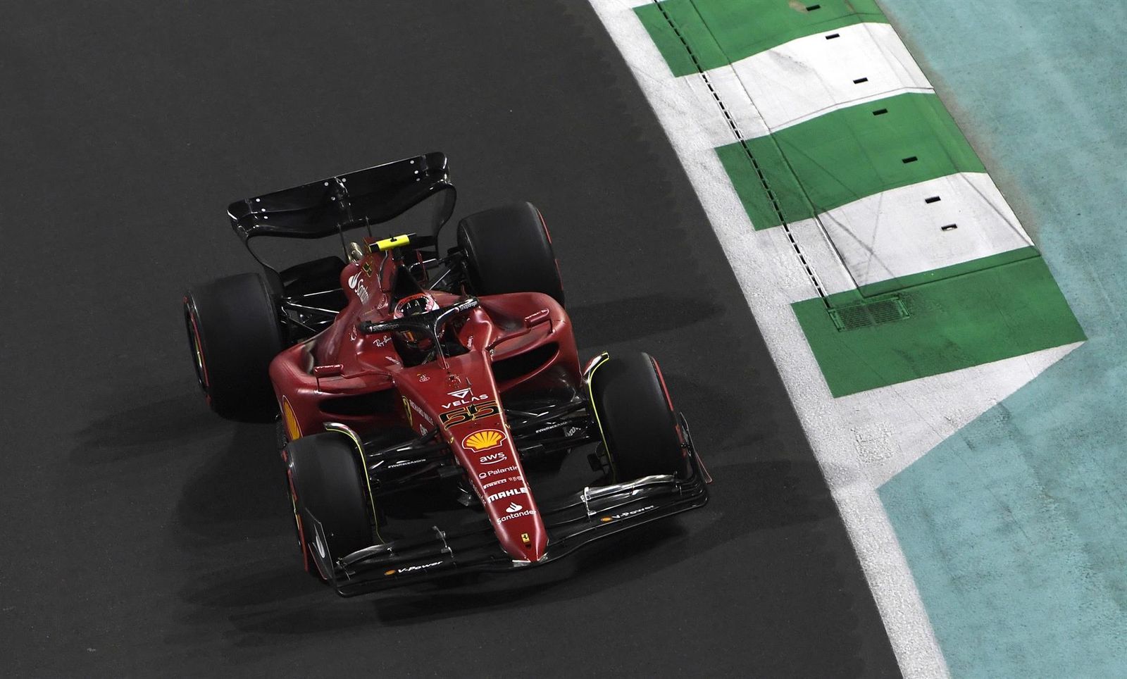 Carlos Sainz con su Ferrari