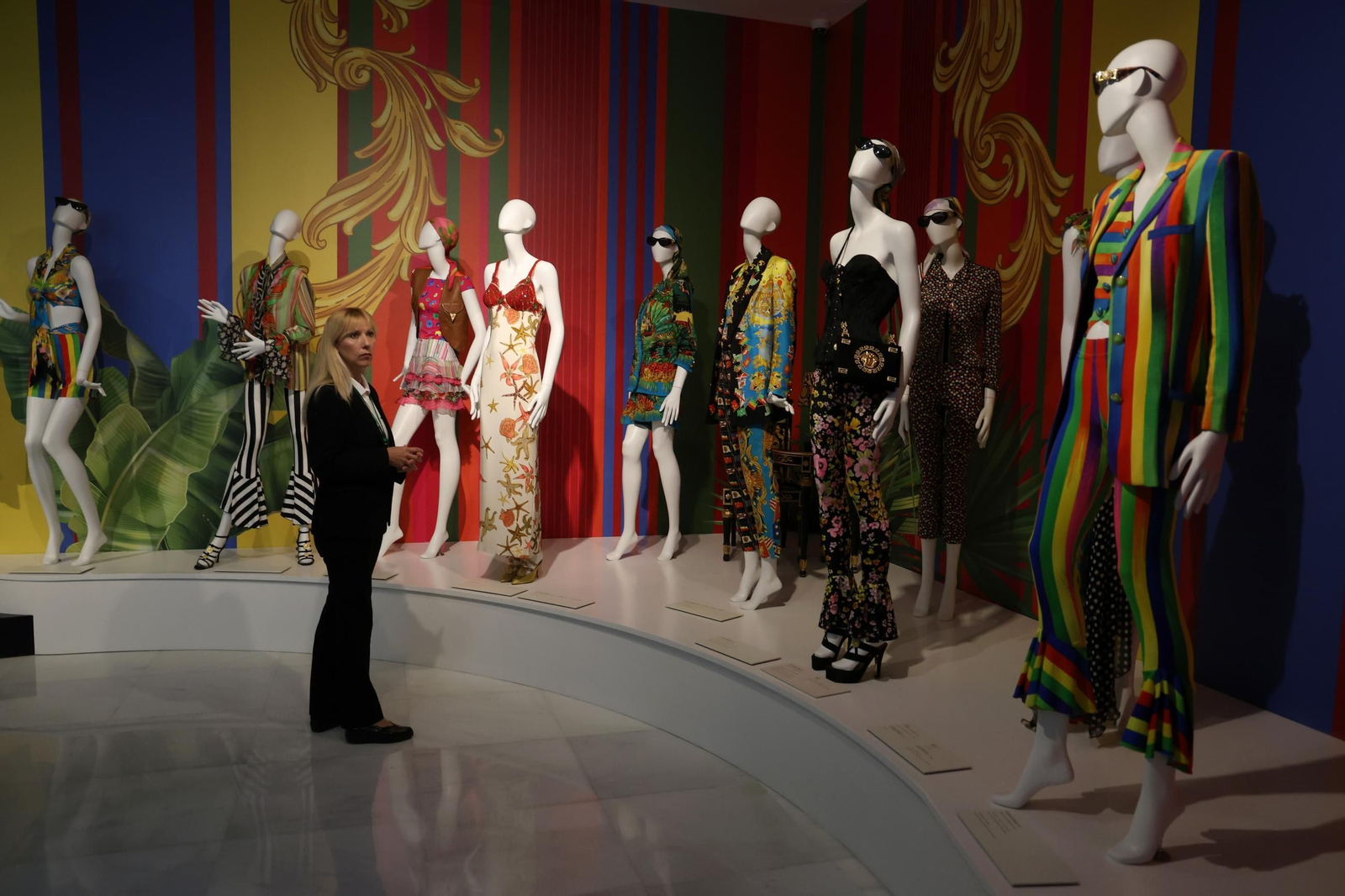 Todos los detalles de la exposición de Versace en Málaga, en imágenes