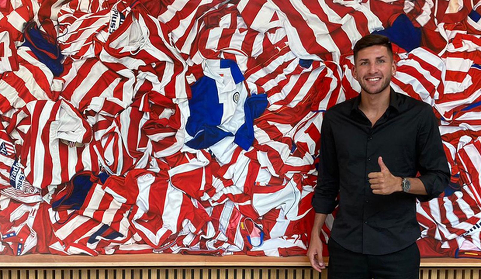 Mariano Gómez, en su presentación con el Atlético de Madrid.