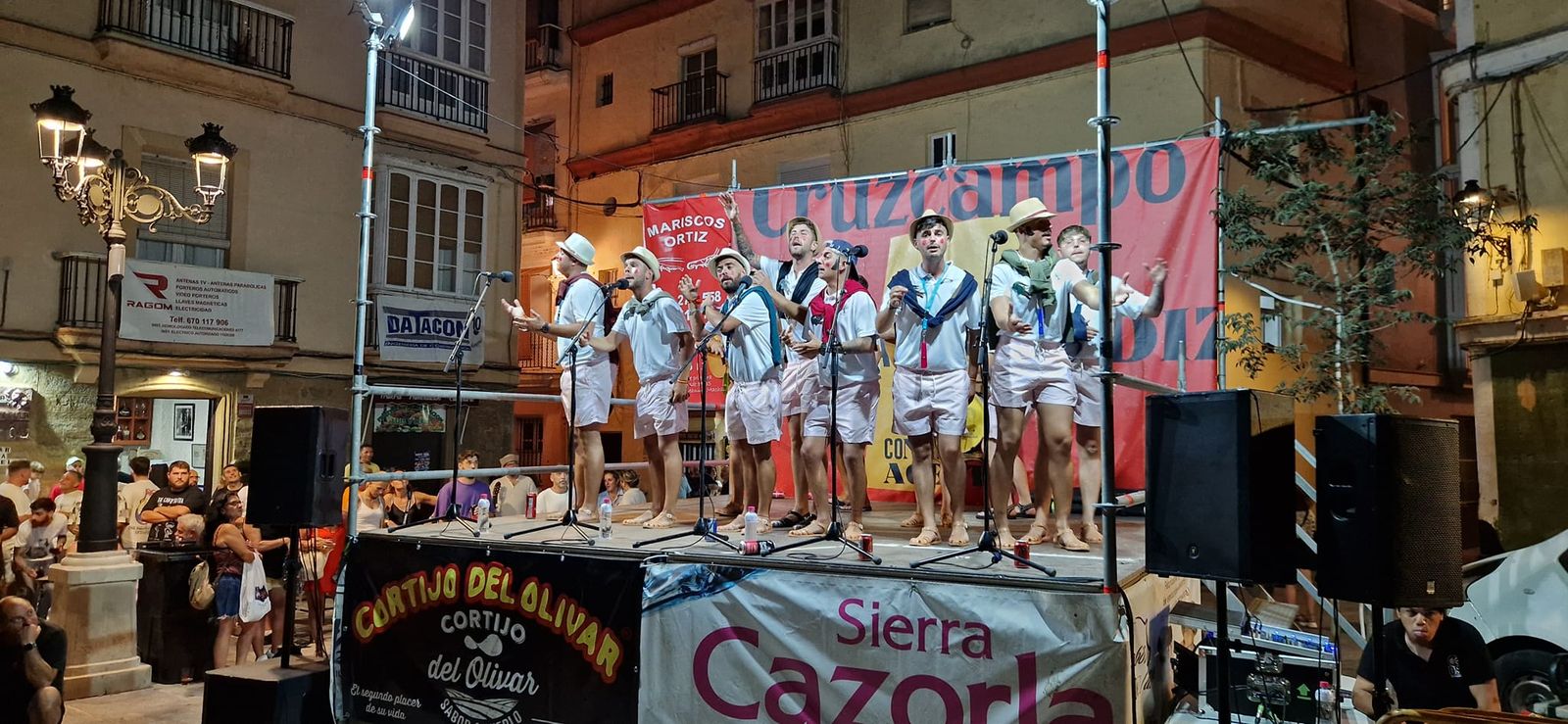 Una de las antologías en el escenario de Candelaria.