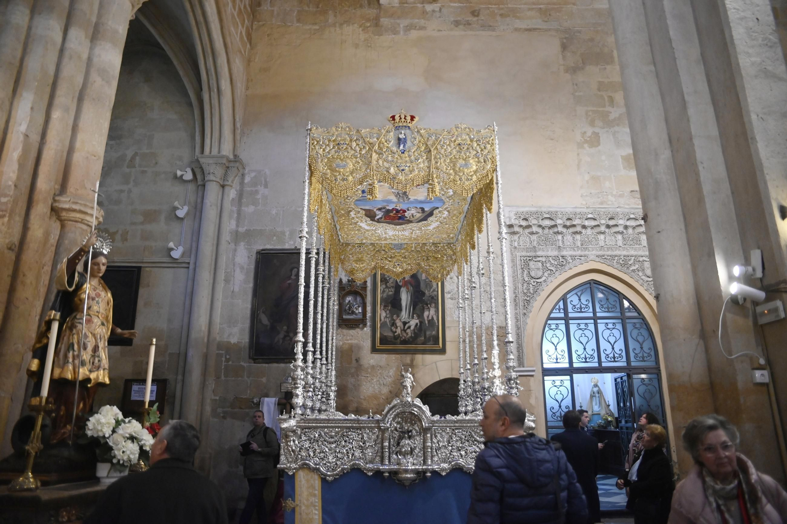 Las mejores imágenes del nuevo palio de la Virgen de la Alegría de Córdoba