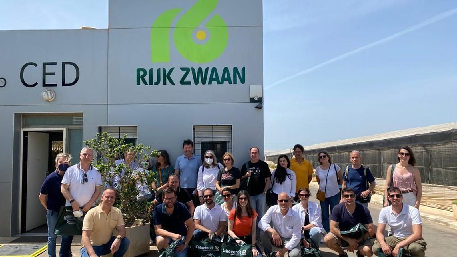 Representantes del consorcio que forma el proyecto NEGHTRA en el  CED 'El Ejido' de Rijk Zwaan