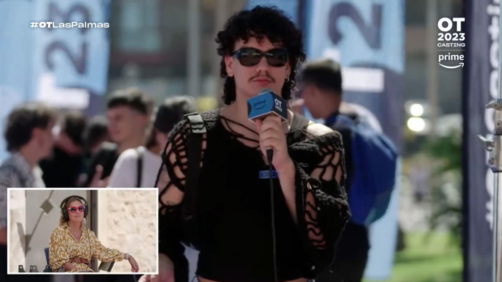 Un aspirante en la cola del casting de 'OT' en Las Palmas