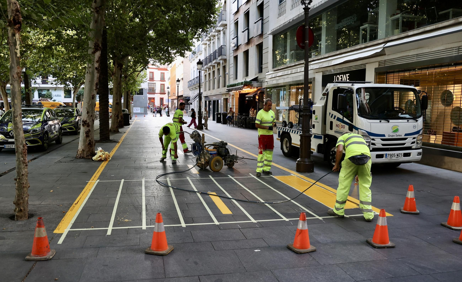 Nuevas señalizaciones en Plaza nueva para acceder al parking de la calle Albareda