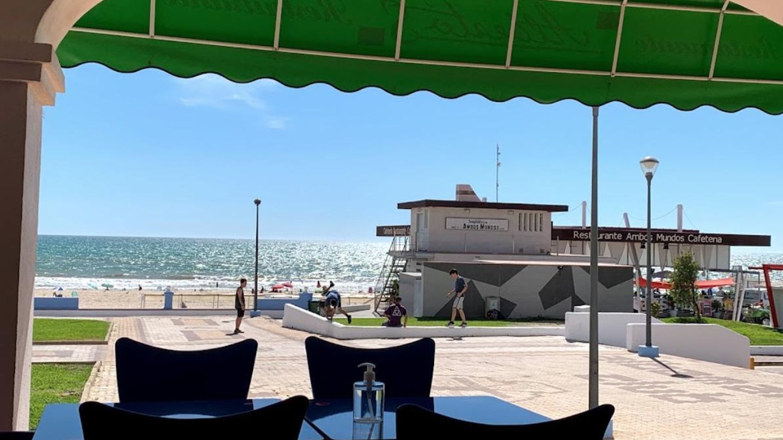 Vista a la playa desde Alberto's Restaurante