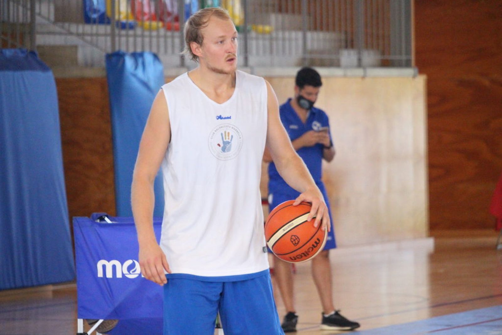 David Knudsen, en su primer entrenamiento con el CB Marbella.
