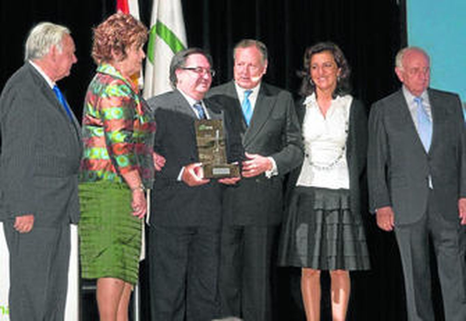 El edil de Medio Ambiente del Ayuntamiento de Almería recoge el galardón Escoba de Platino.