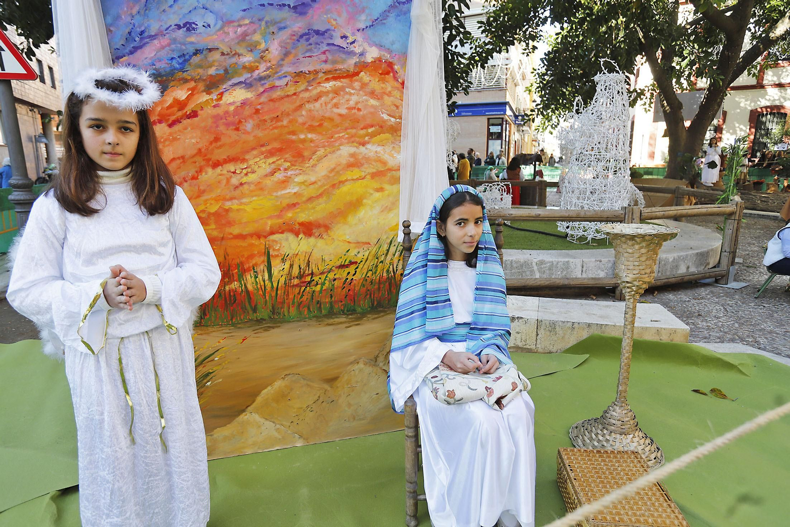 Imágenes del Belén Viviente del Colegio María Inmaculada en la Plaza Niña