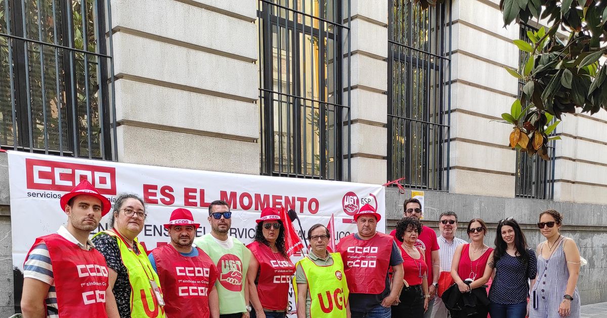 Los sindicatos acampan ante Correos en Córdoba contra el ...