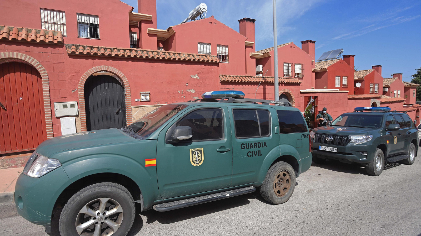 Fotos de los registros de la Guardia Civil en Algeciras Fotos de los registros de la Guardia Civil en Algeciras