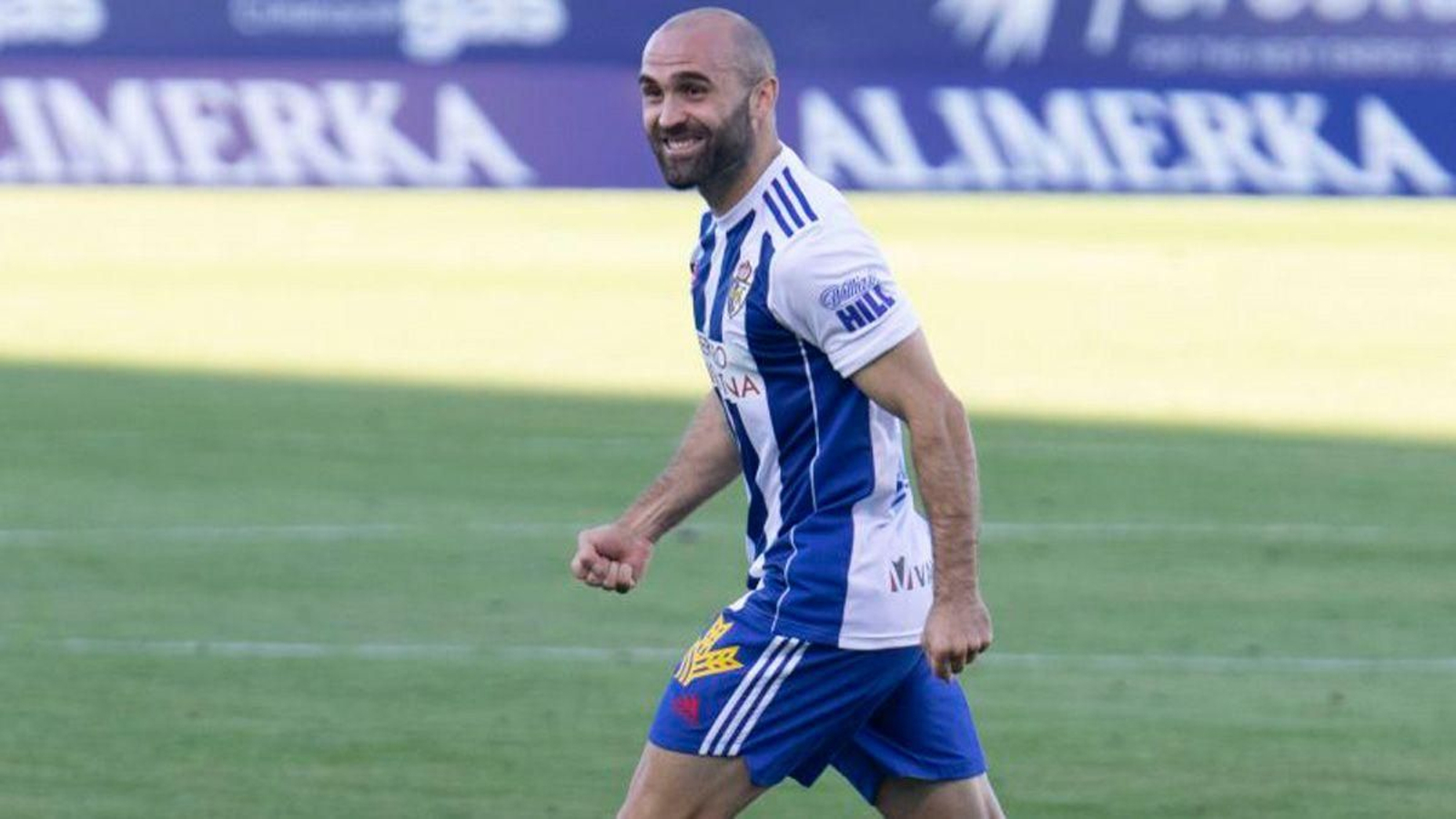 Paris Adot, con la camiseta del Ponferradina