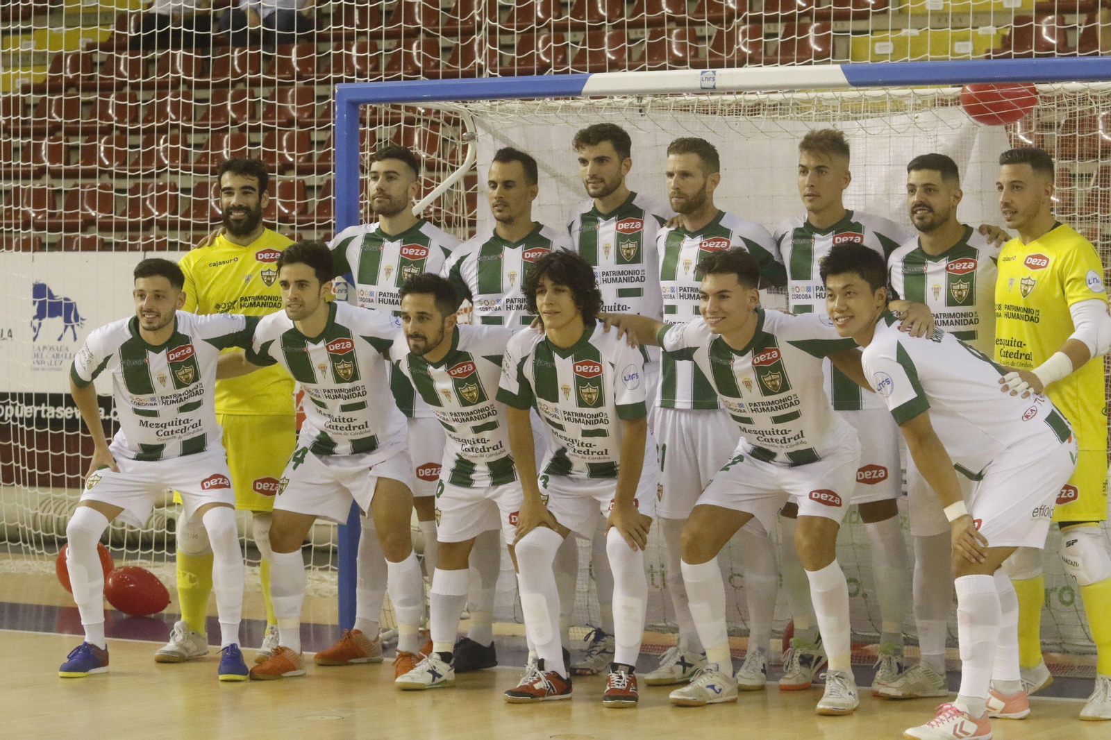 Las fotos del estreno liguero del Córdoba Futsal ante el Burela
