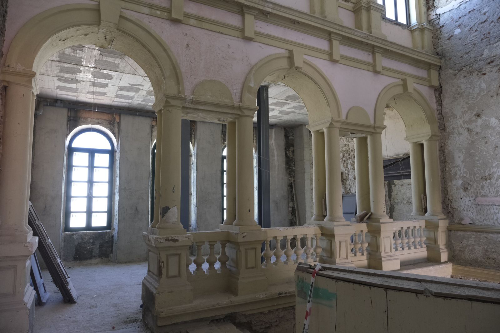 Fotogalería de la firma del convenio de las obras finales del edificio del Ayuntamiento de Almería