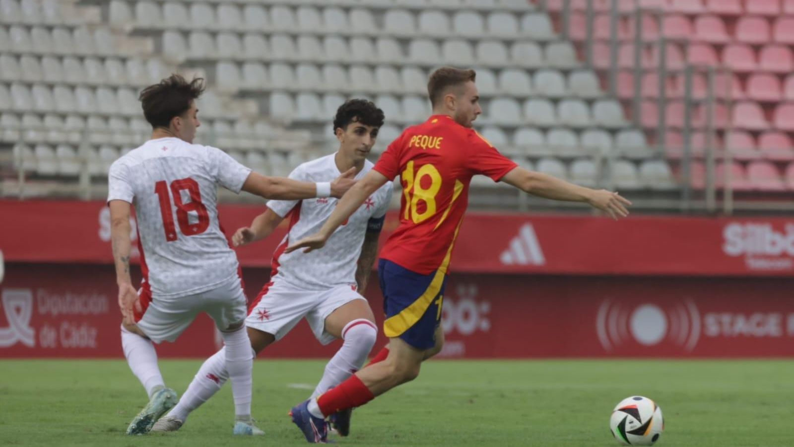 Roberto, debut y gol con España sub 21