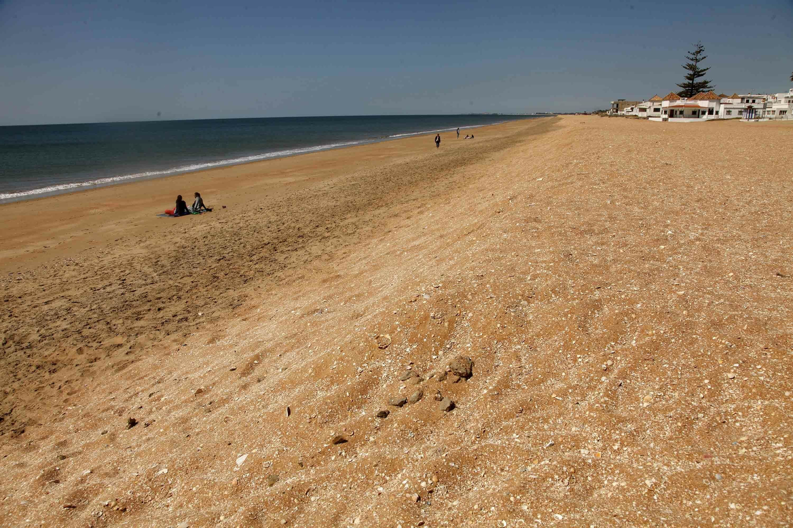 Las playas de la Costa de Huelva se preparan para la Semana Santa
