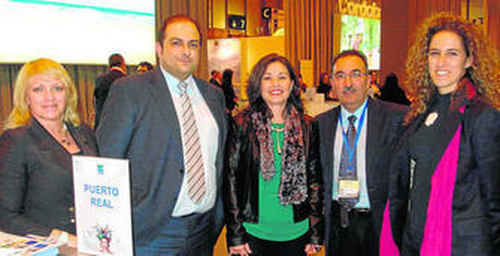 Imagen de la comitiva que representará a Puerto Real en Fitur 2014.