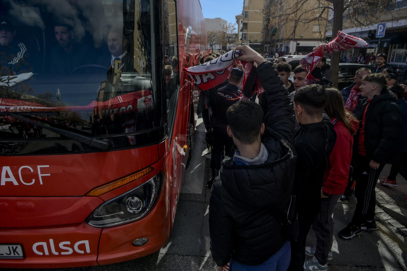 Encuéntrate en la grada y en el recibimiento al Granada CF