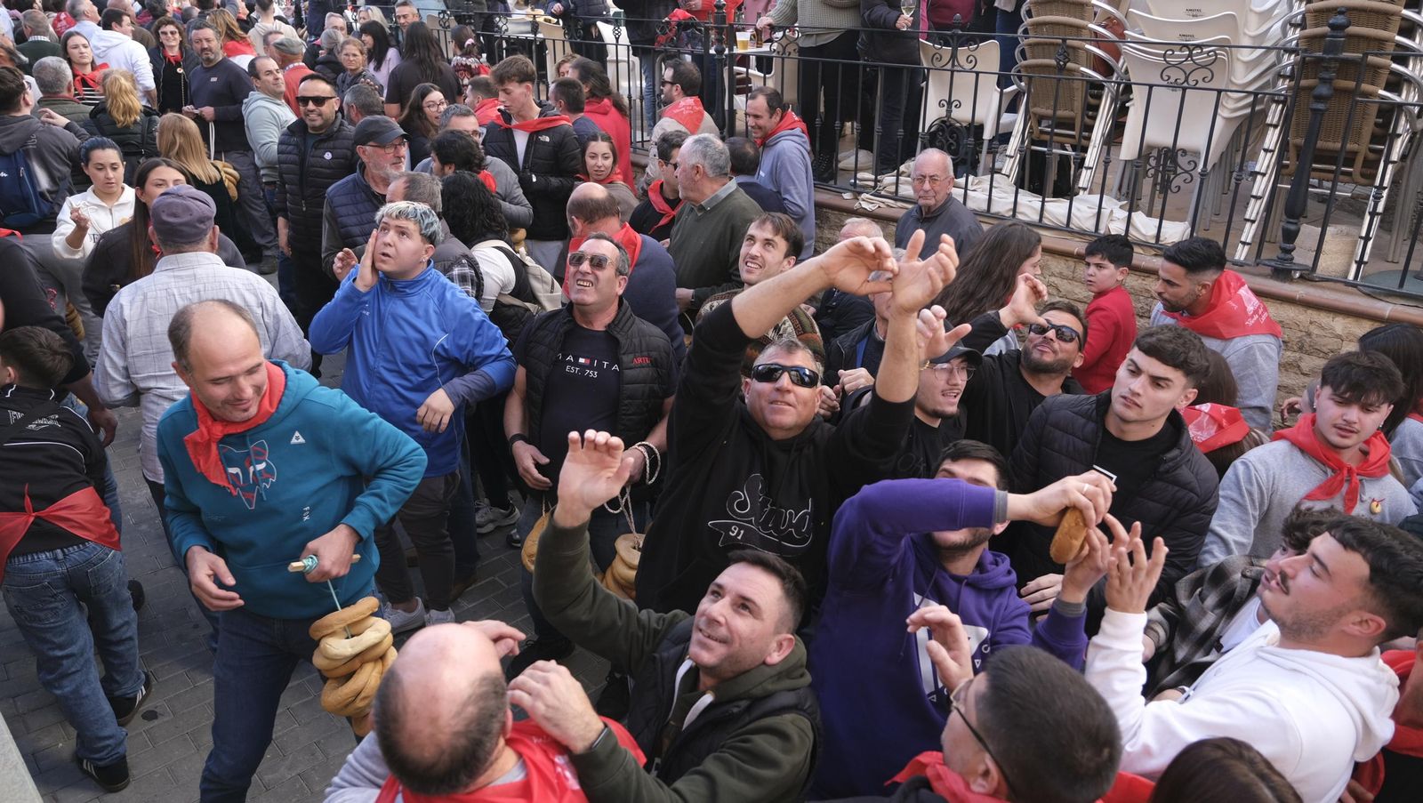Procesión de San Sebastián y tirada de roscos en Lubrín, en imágenes