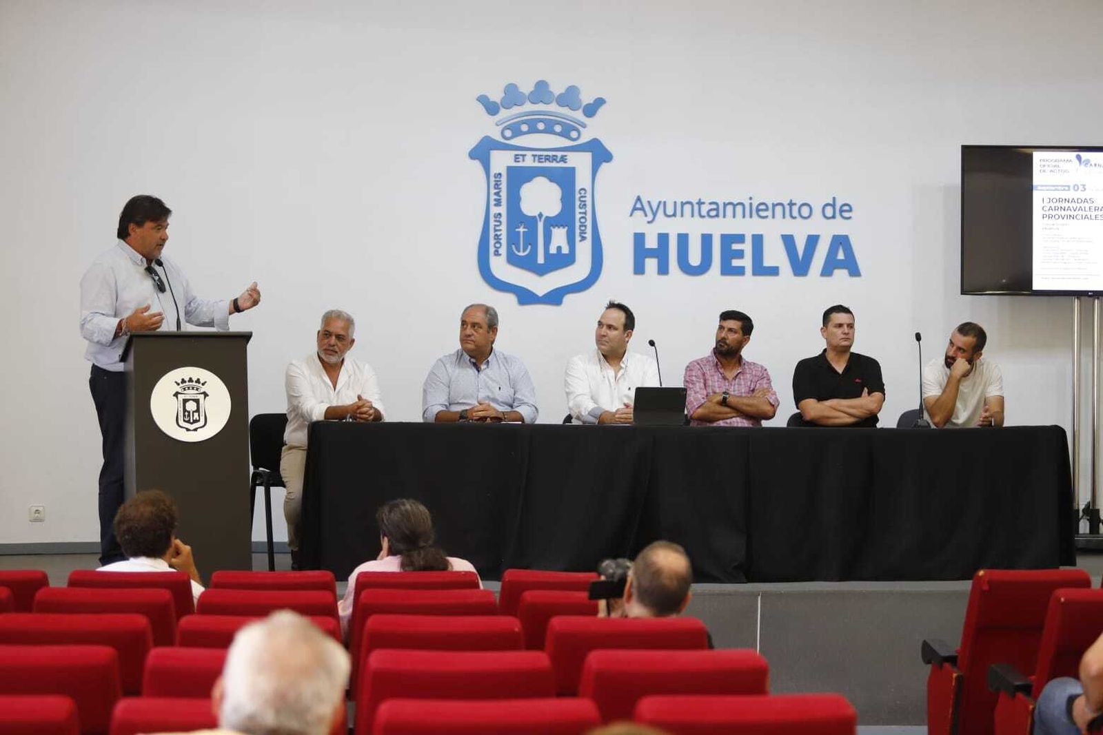 Gabriel Cruz durante su intervención en las jornadas carnavaleras.