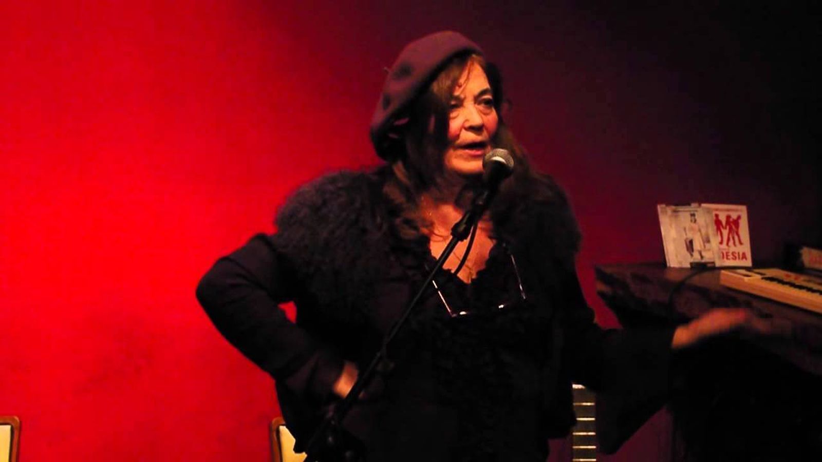 Esta edición homenajea a la poeta recientemente fallecida Isabel Escudero.