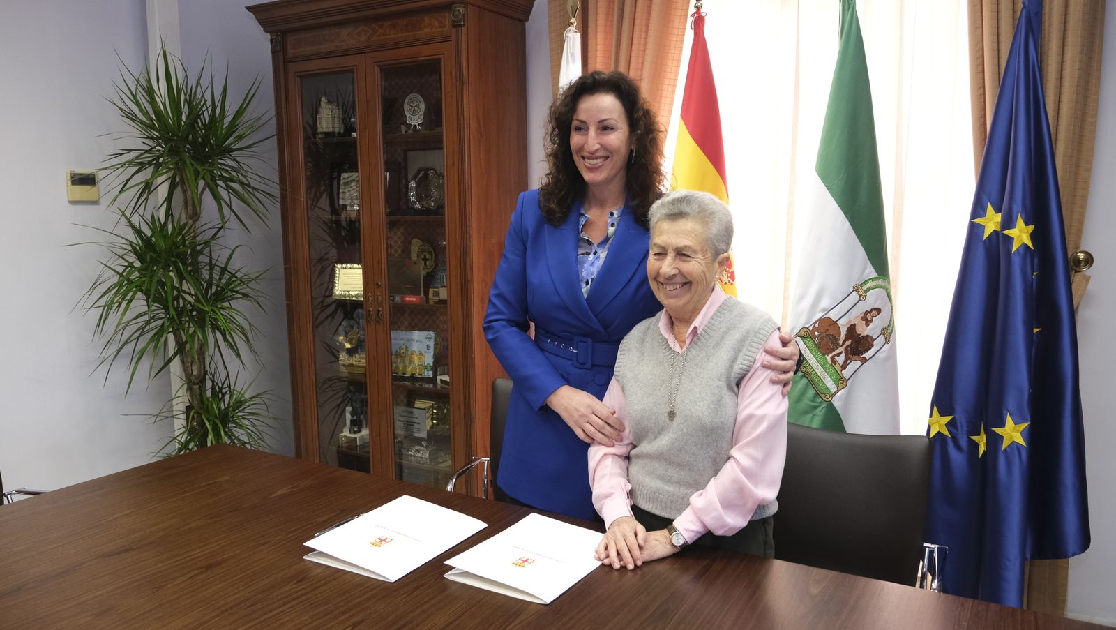 La alcaldesa con sor Ángeles, de La Milagrosa.