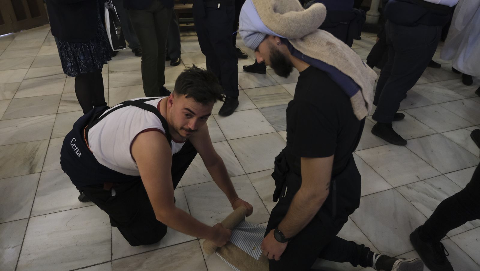 La procesión de la Santa Cena en Almería, en imágenes