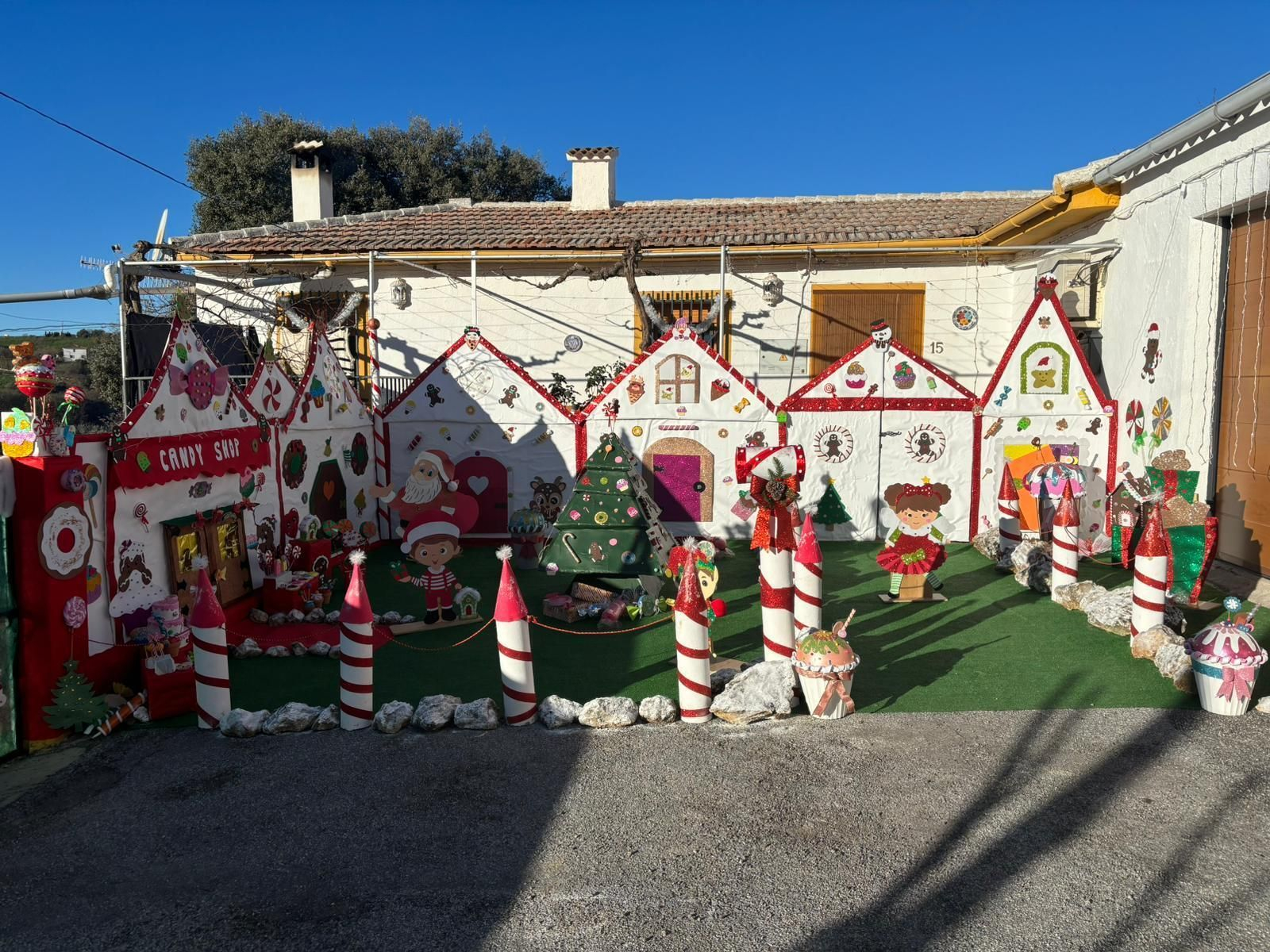 En imágenes: ¡Bienvenidos al mundo fantástico por Navidad de Las Pedrizas!
