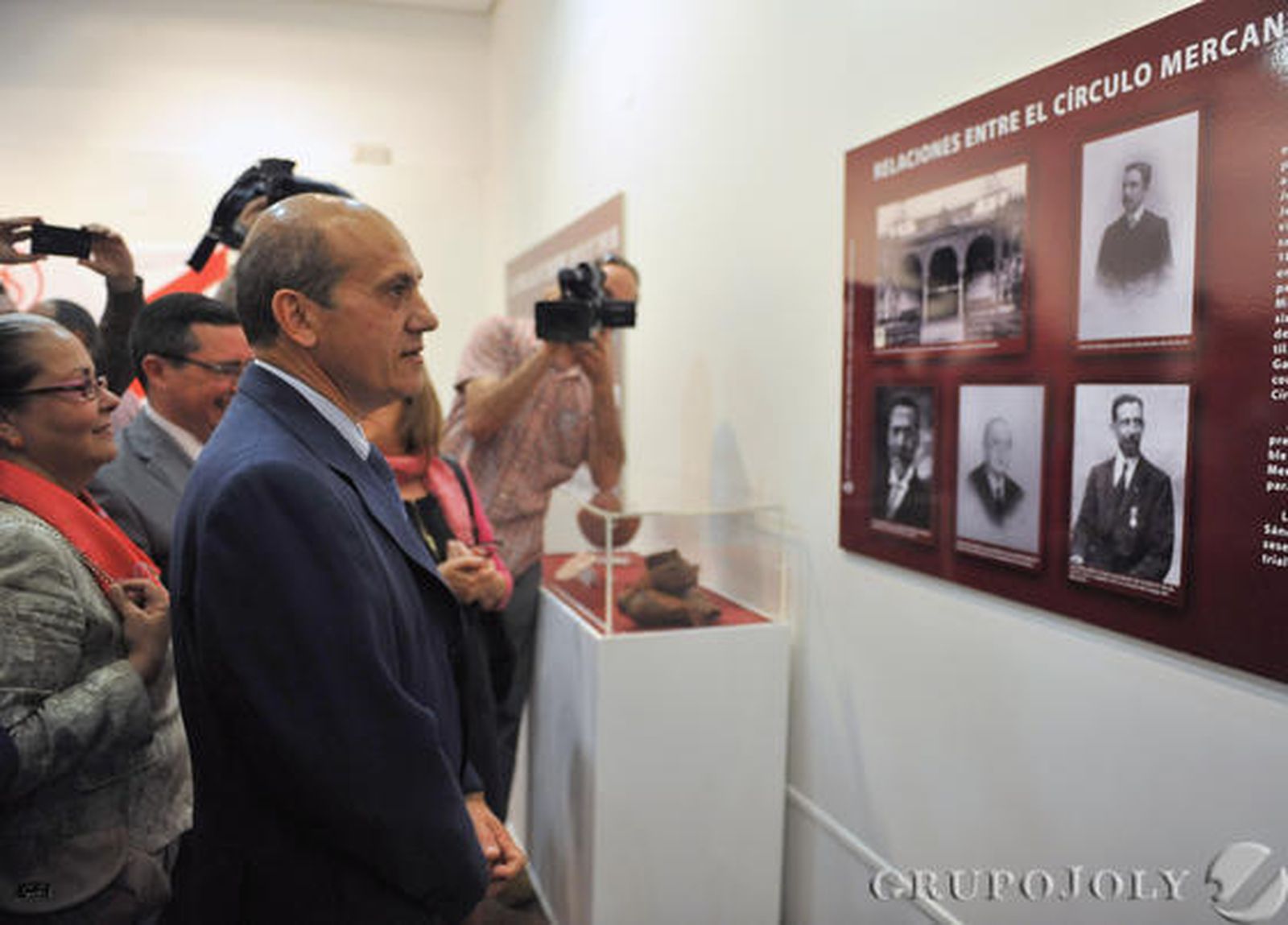 El Sevilla rememora sus inicios con una exposición en el Círculo Mercantil por los 100 años del primer campo oficial donde jugó.

Foto: Juan Carlos Vázquez