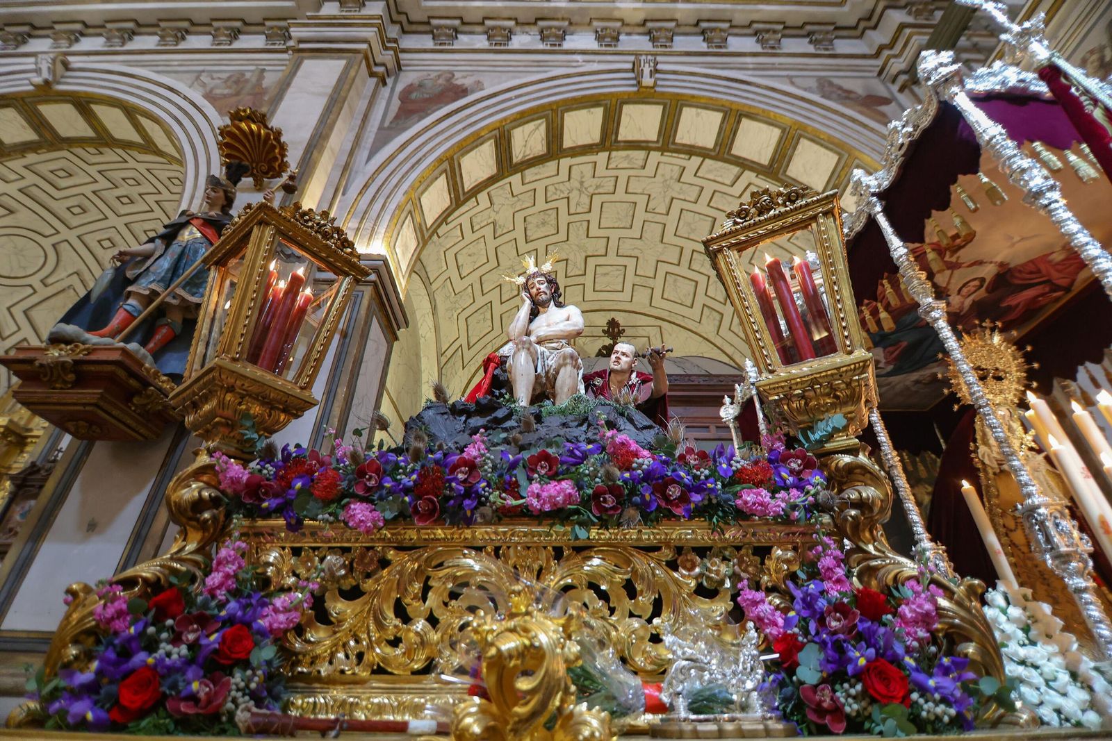 Así vivió Granada la salida de la Hermandad de los Estudiantes 2025