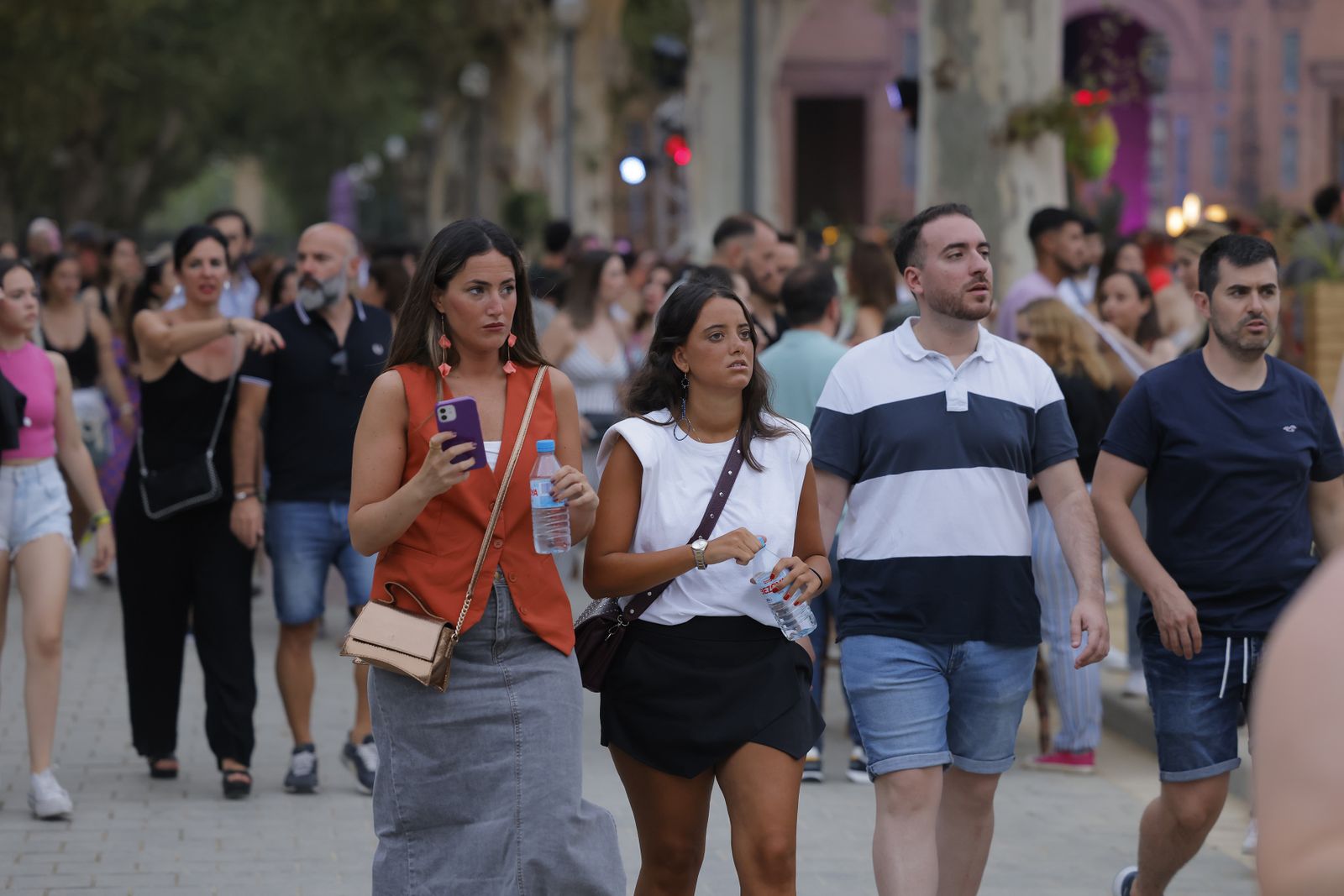Búscate en las fotos del concierto de Bizarrap