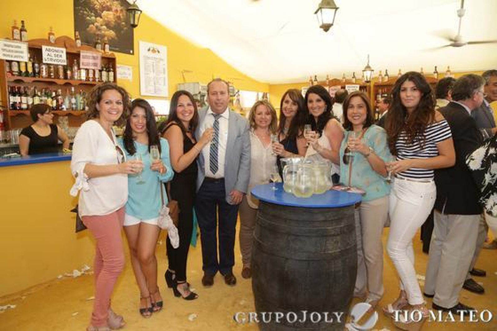 Benjamín Sánchez junto a una amplia representación de la Guardería Colorines.

Foto: Vanesa Lobo