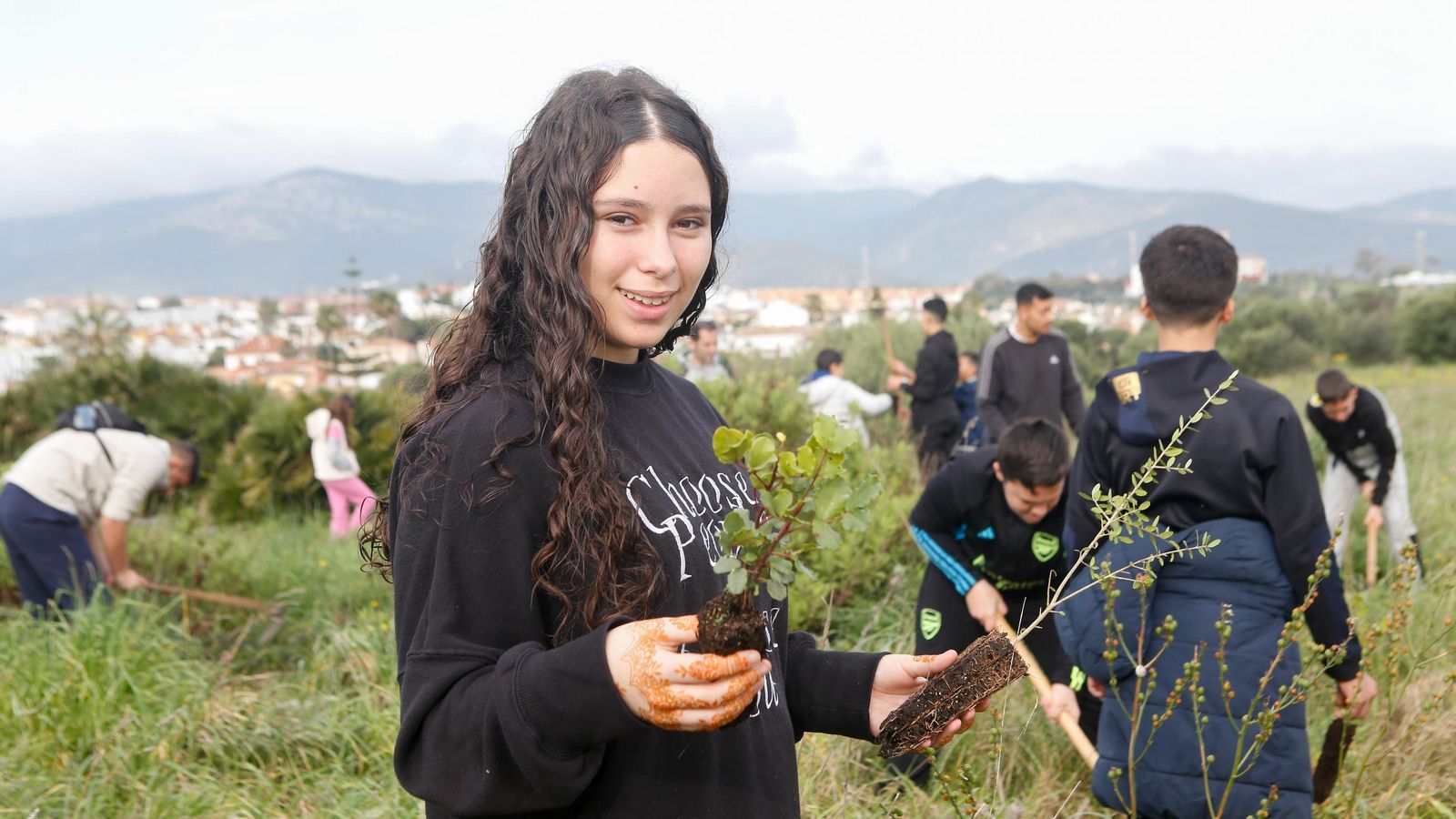 Fotografías de la plantación del programa 'Reverdece' de Acerinox Fotografías de la plantación del programa 'Reverdece' de Acerinox