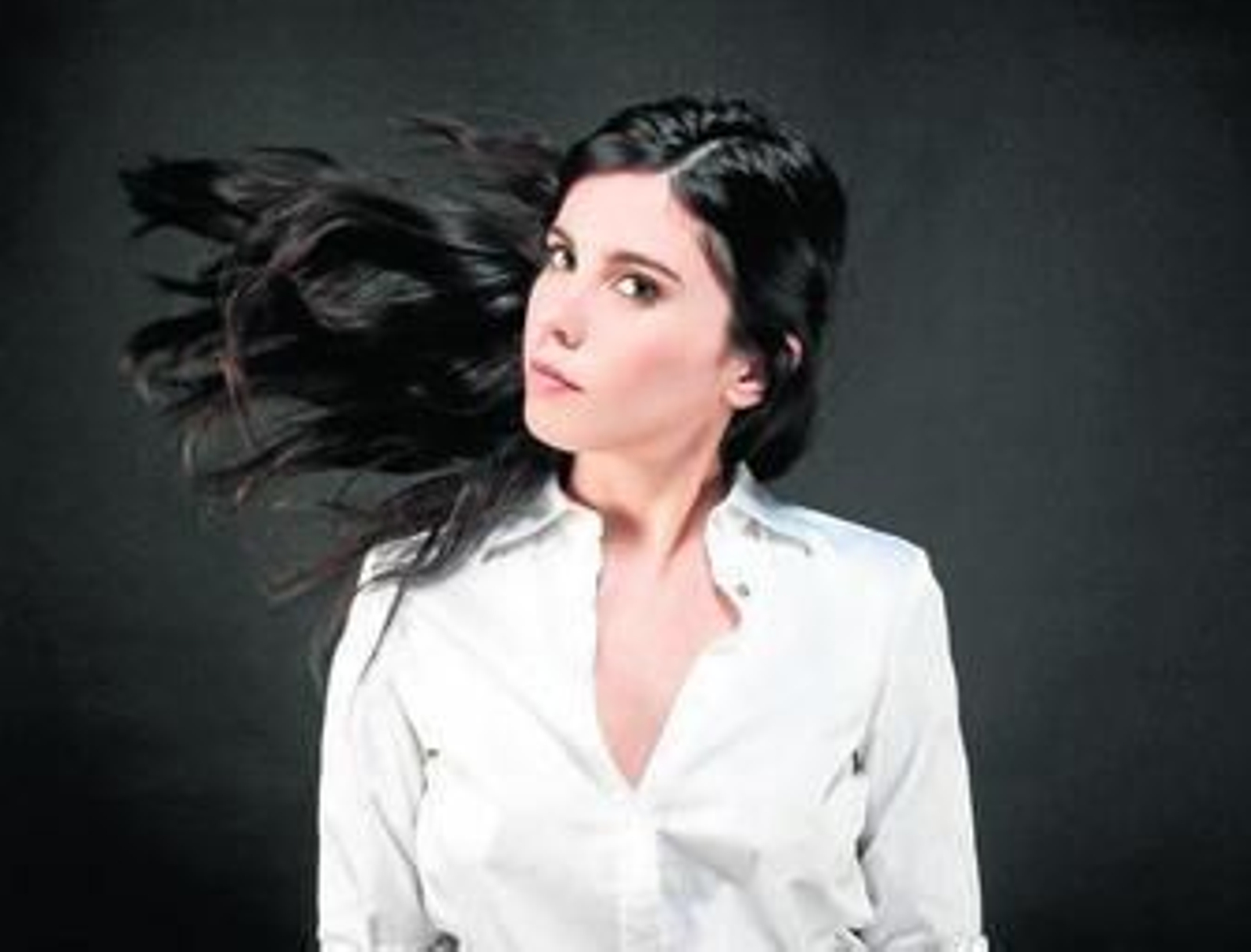 La chilena Javiera Mena actuará el 1 de julio en el ciclo 'Pop CAAC'.