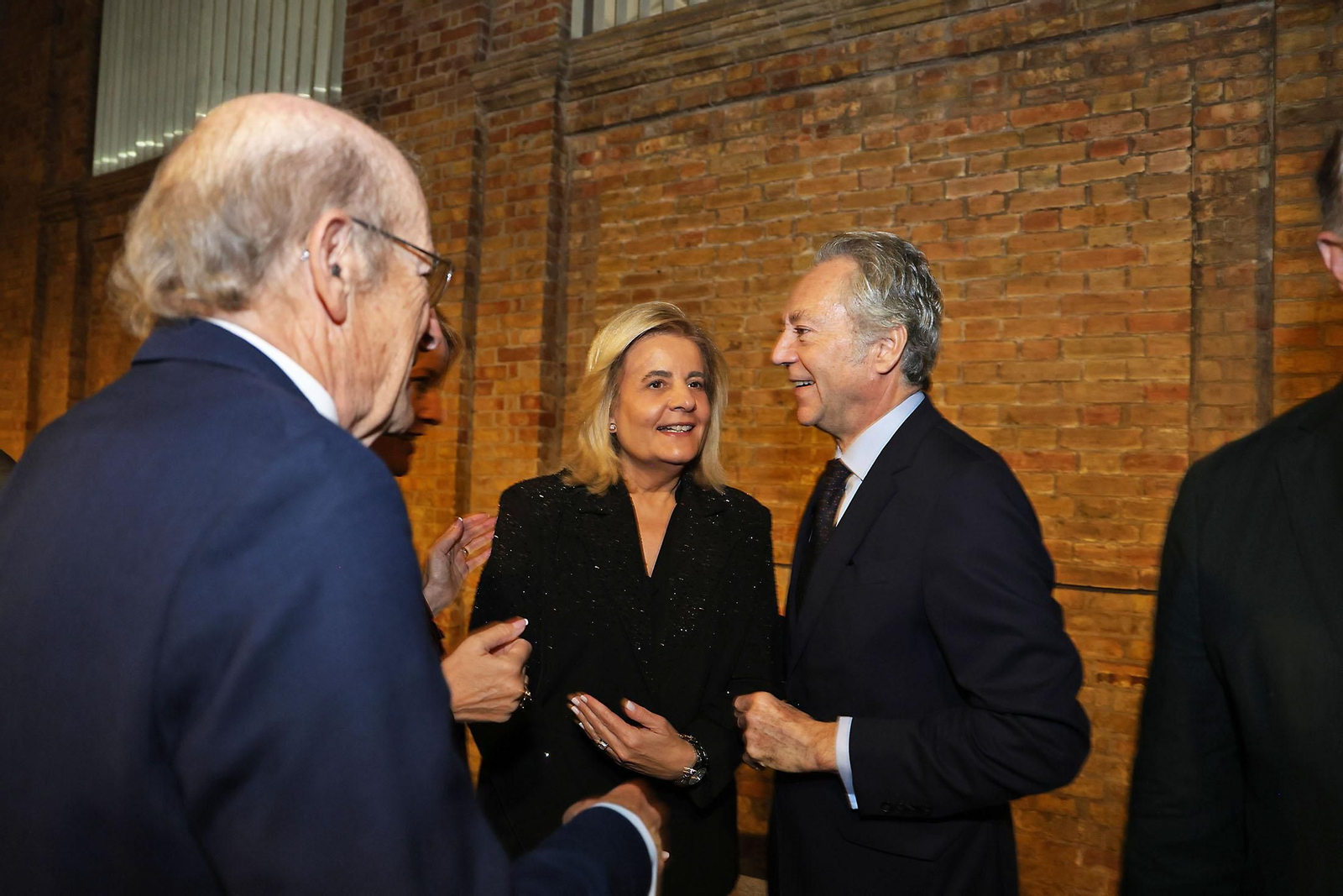 Imágenes de los invitados a la gala de los  37 premios Onubenses del Año