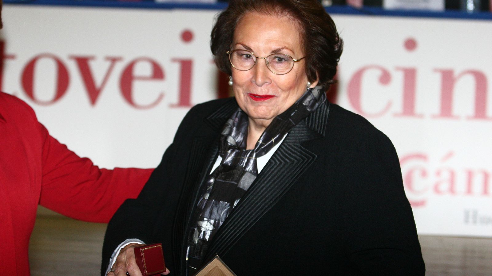 Isabel Arcos en un homenaje brindado por la Cámara de Comercio de Huelva.